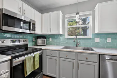 12161 Driftstone Drive, Fishers - 12