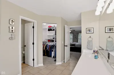 7253 Shag Oak Drive, Noblesville - 46