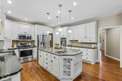 8703 Waterside Drive, Indianapolis - 17