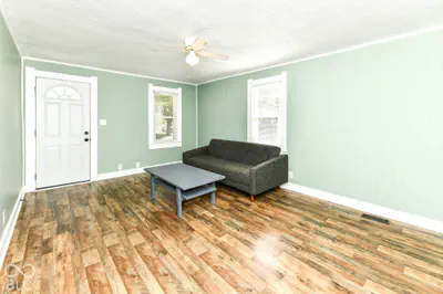 896 Young Street, Franklin - 4