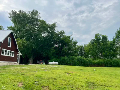 8122 Hall School Road, Monrovia - 46