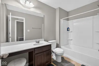 10608 Kensington Lane, Fortville - 34