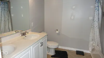 8140 Harshaw Drives, Indianapolis - 32