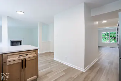12409 Crystal Pointe Circle, Indianapolis - 9