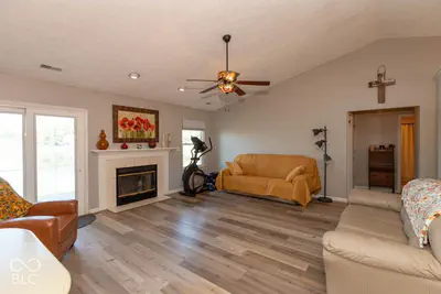 552 Nicole Boulevard, Avon - 5