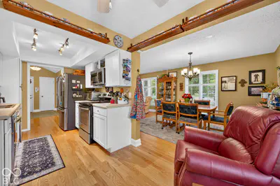 261 Oakwood, Greenwood - 19