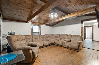410 Main Street, English - 5