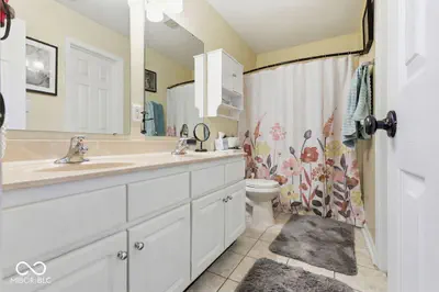 14058 Meadow Lake Drive, Fishers - 43