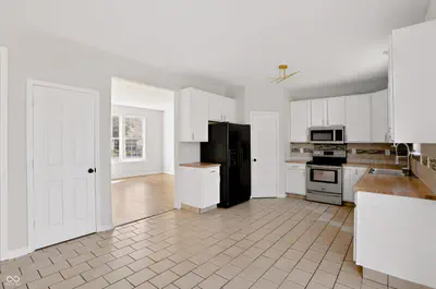 11224 Fall Drive, Indianapolis - 11