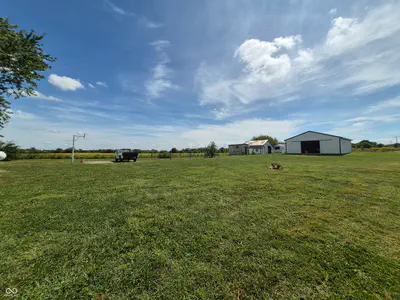 6957 300, Whiteland - 12