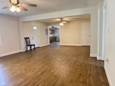 3905 900, Thorntown - 10