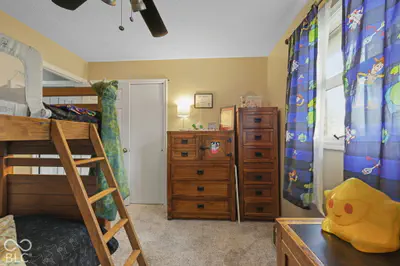 6349 W Buckskin Court, New Palestine - 35