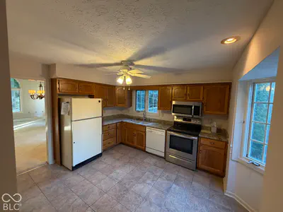 2065 Oldfields Circle South Drive, Indianapolis - 11