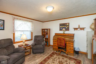 831 North Drive, Seymour - 14