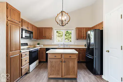 9925 Hamblin Court, Carmel - 10