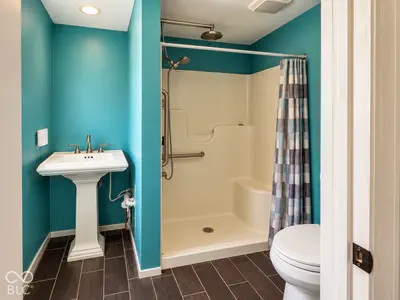 735 200 Road, Columbus - 9