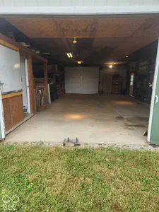 6957 300, Whiteland - 17