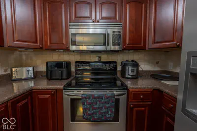 2230 Roaming Hills Drive, Richmond - 19