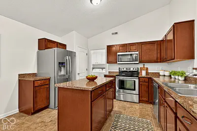 6656 Deer Hill Drive, McCordsville - 4