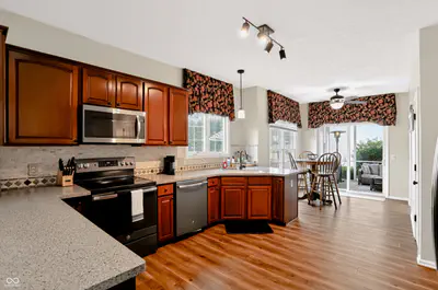 7253 Shag Oak Drive, Noblesville - 20