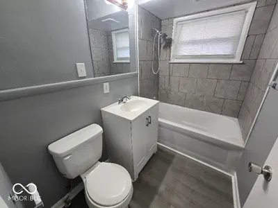 203 Walnut Street, Farmland - 13