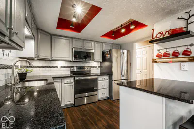 7901 Hampton Place, Fishers - 4