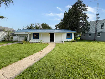 306 South Street, Centerville
