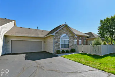 6673 Avila Way, Fishers - 2