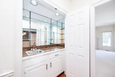 7925 Beaumont Green East Drive, Indianapolis - 18