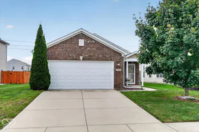 5771 White Pine Road, Whitestown