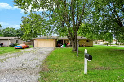 166 Altum Court, Bargersville - 2