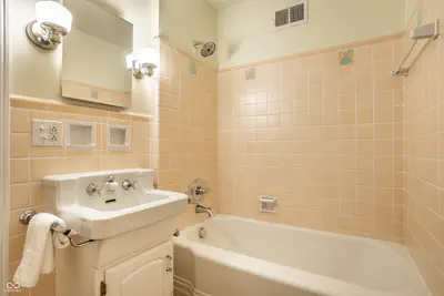 4621 Graceland Avenue, Indianapolis - 33