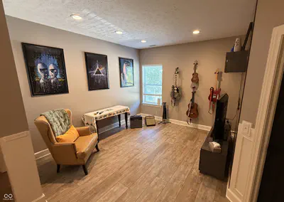 6781 Linden Woods Drive, Avon - 26