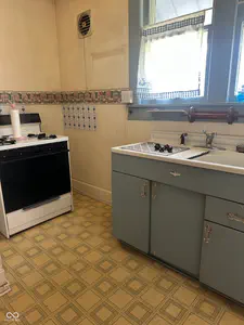 711 S Locust Street, Greencastle - 3