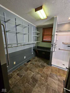 311 Edgeway Drive, Alexandria - 12