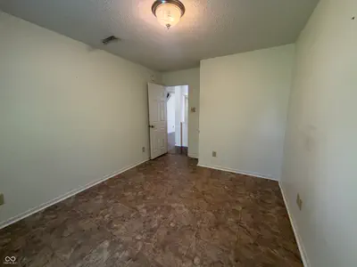 632 Runnymede Court, Greenfield - 13