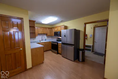 554 Cresthaven Drive, Indianapolis - 35