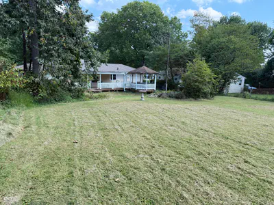 323 Hillsdale Drive, Bloomington - 32
