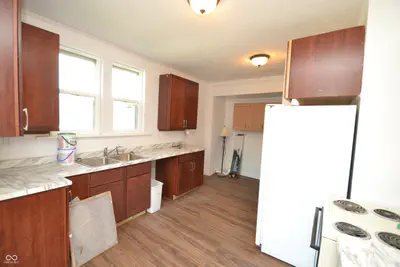 404 Main, Tipton - 11