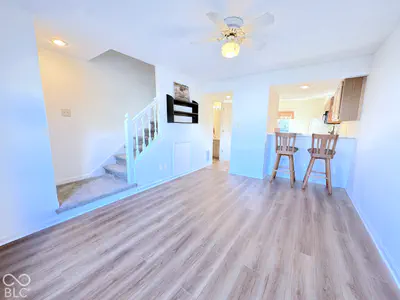 644 Sherwood Hills Drive, Bloomington - 2