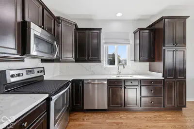8390 N Doheny Drive, McCordsville - 24