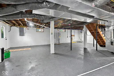 1201 N State Road 157, Bloomfield - 44