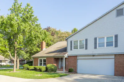7547 Farm View Circle E, Indianapolis