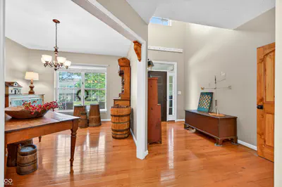 697 Lake Vista Drive, Columbus - 10