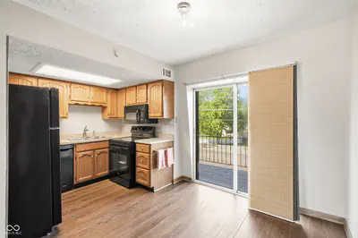 320 Elmead Court, Greenwood - 9