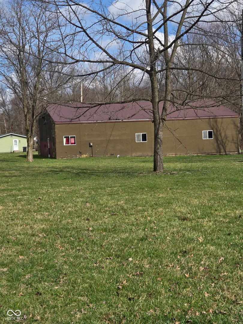 5390 Clay Street, Butlerville