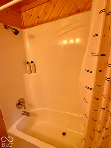 8900 Island Pond Road, Quincy - 44