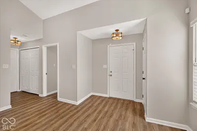 9741 Roxbury Drive, Fishers - 4