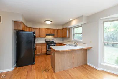 10517 Greenway Drive, Fishers - 8