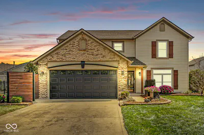 9919 Fountain Cove Drive, Indianapolis